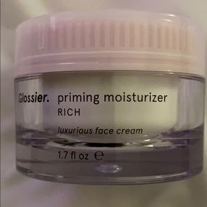 Glossier Priming Moisturizer